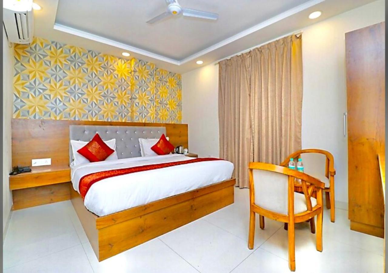 Hotel Galaxy Inn Near Delhi International Airport New Delhi Exterior photo