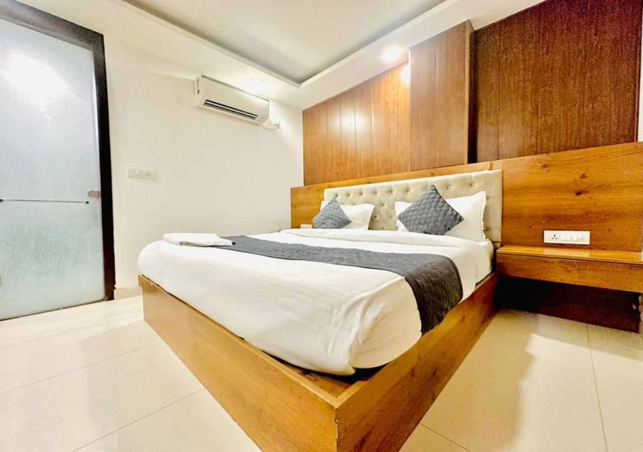 Hotel Galaxy Inn Near Delhi International Airport New Delhi Exterior photo