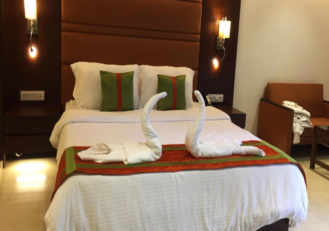 Hotel Galaxy Inn Near Delhi International Airport New Delhi Exterior photo